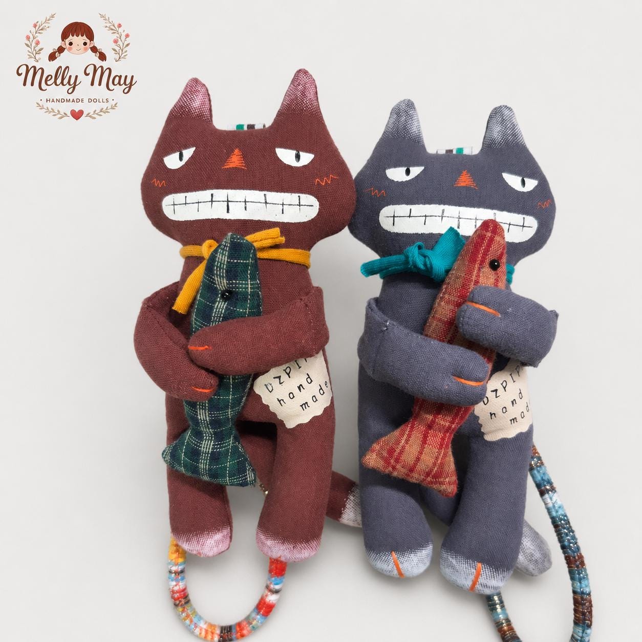 Blue-Gray Grinning Cat