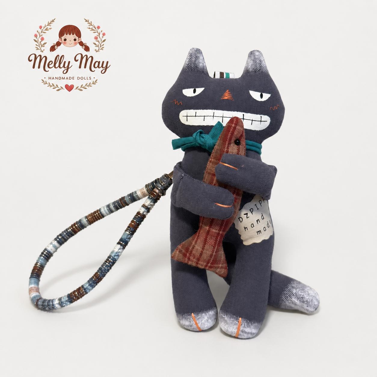 Blue-Gray Grinning Cat